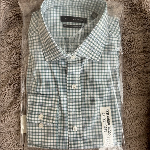 *BRAND NEW* Tommy Hilfiger Men’s Dress Shirt - Picture 1 of 6